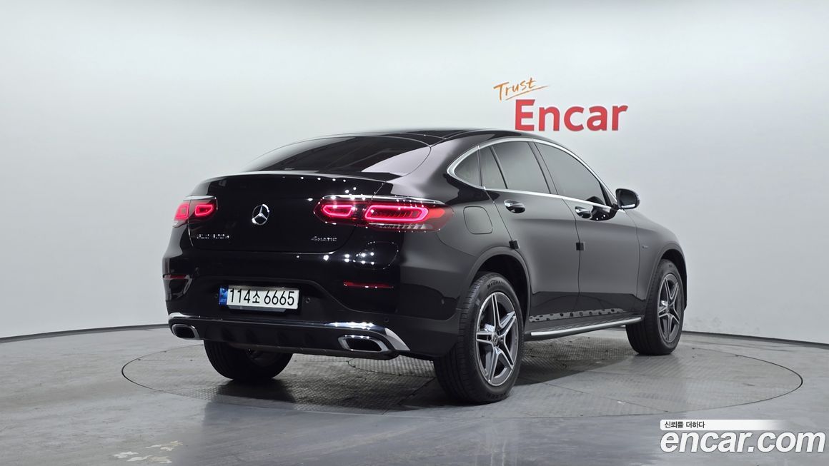 Mercedes-Benz GLC-Class 2021