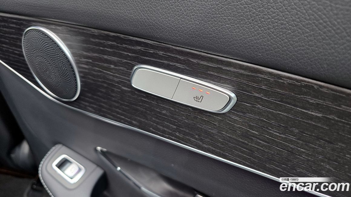 Mercedes-Benz GLC-Class 2021