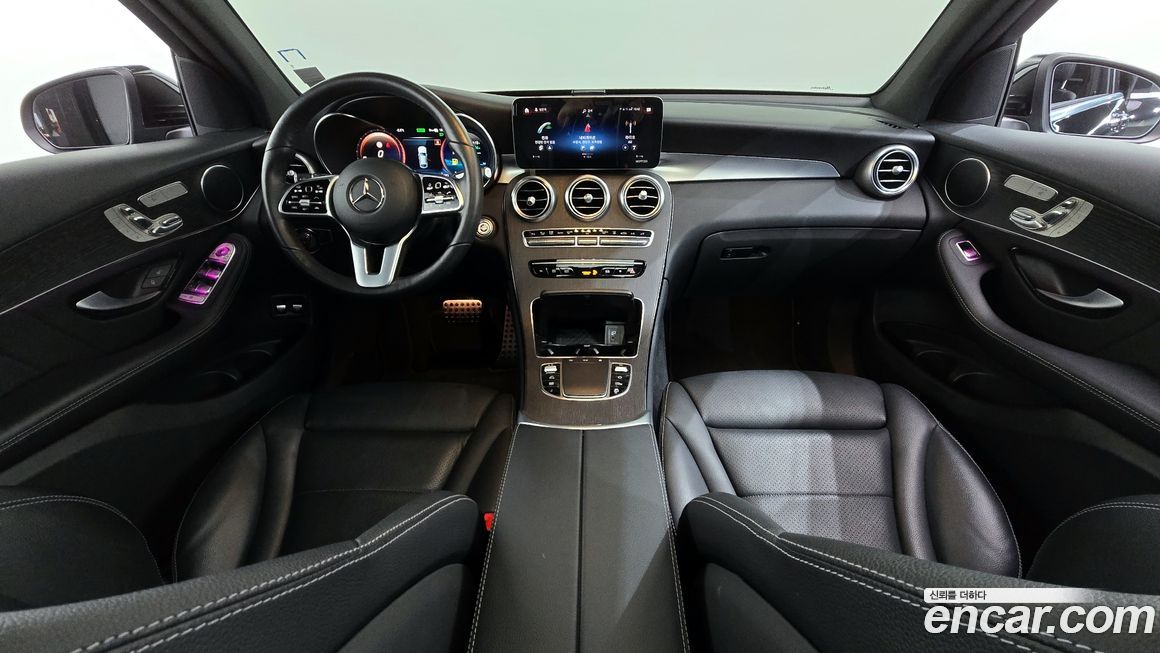 Mercedes-Benz GLC-Class 2021