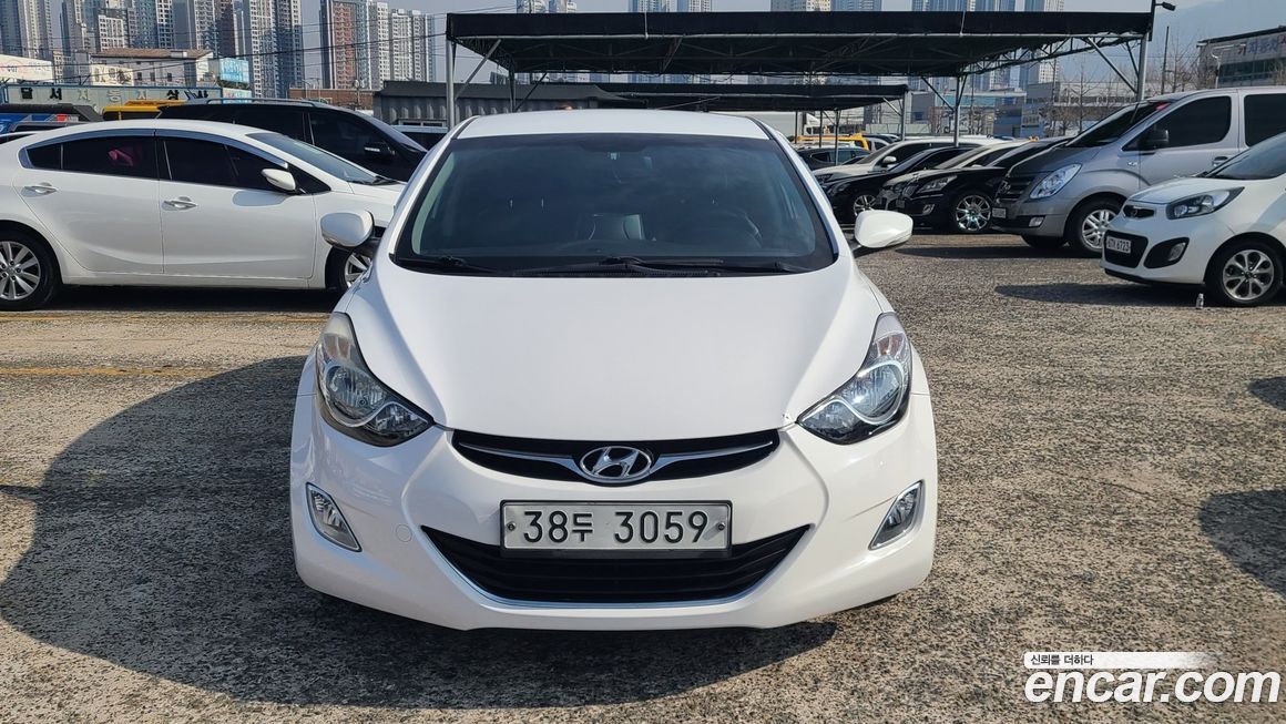 Hyundai AVANTE 2012