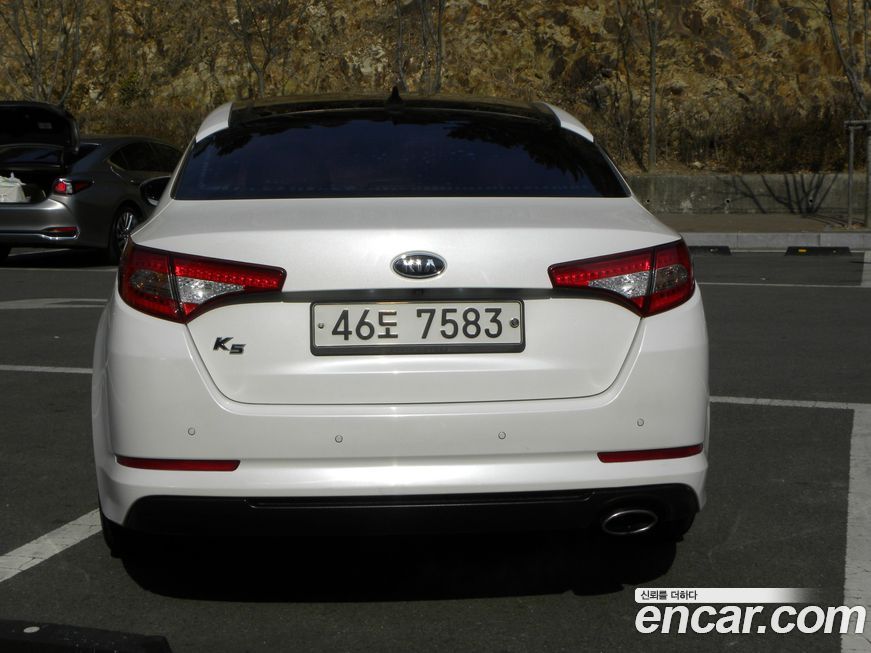 Kia K5 2011