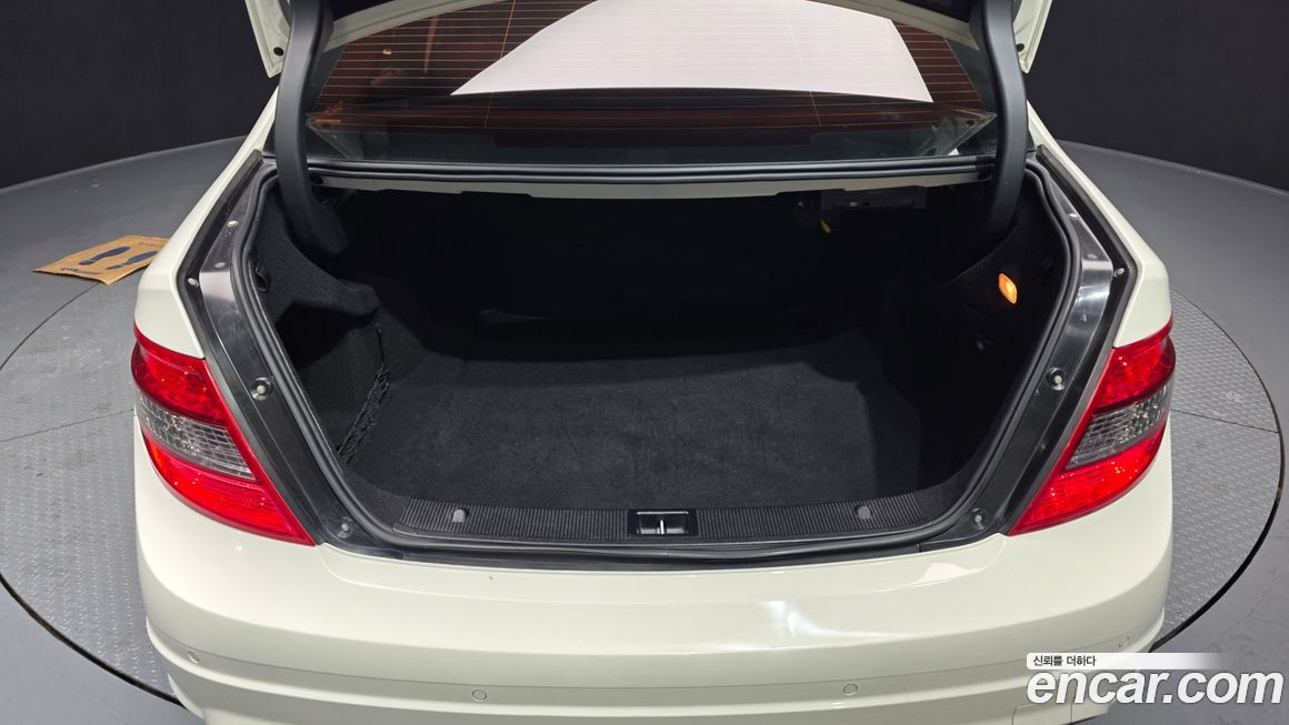 Mercedes-Benz C-Class 2010