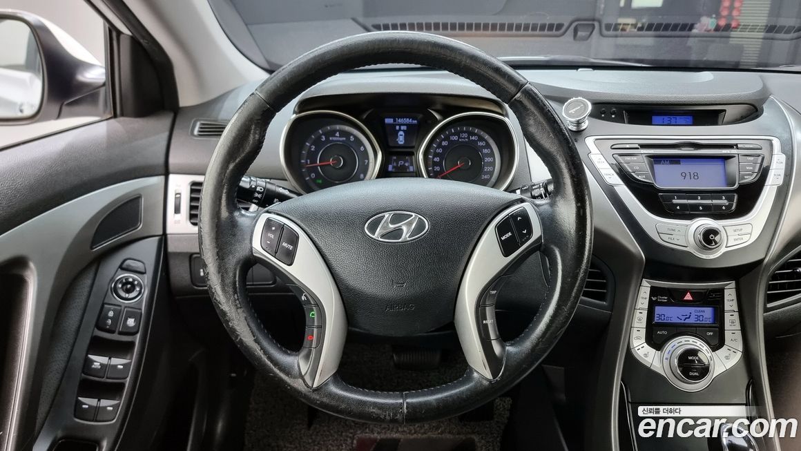 Hyundai AVANTE 2011