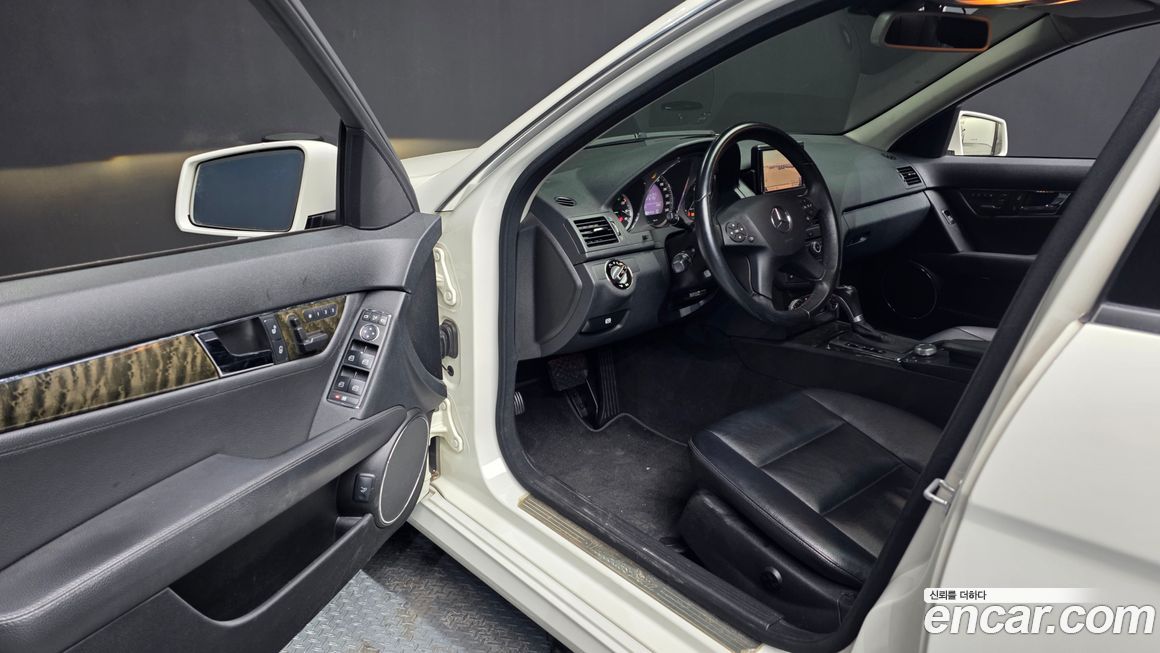 Mercedes-Benz C-Class 2010