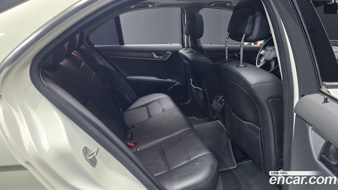 Mercedes-Benz C-Class 2010