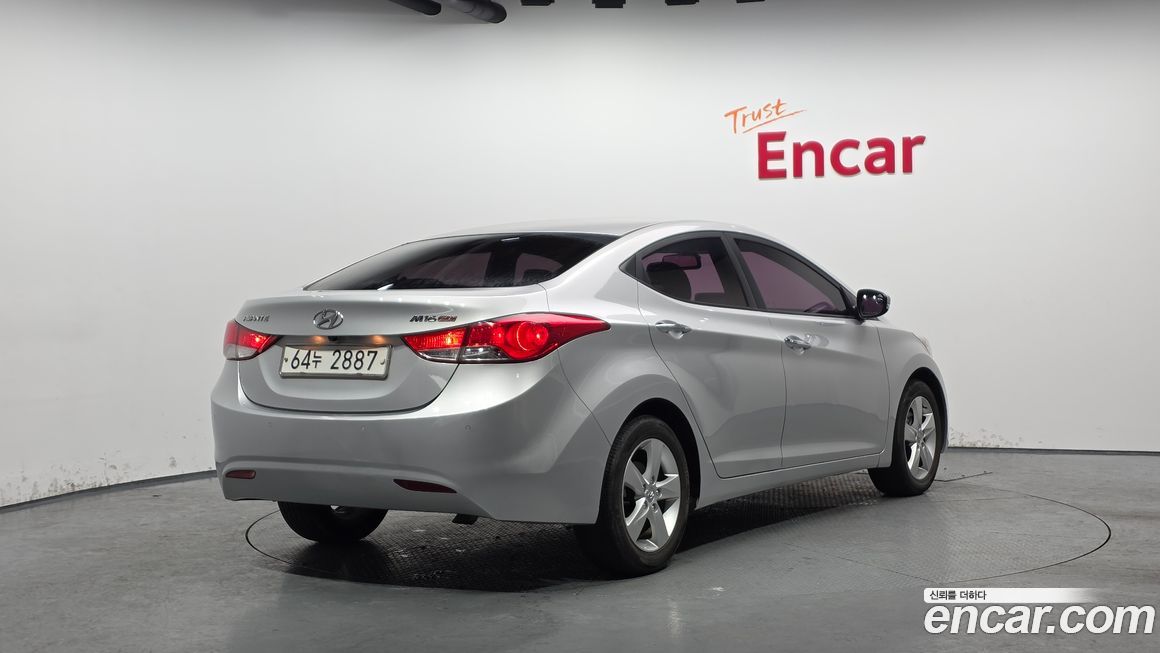 Hyundai AVANTE 2011
