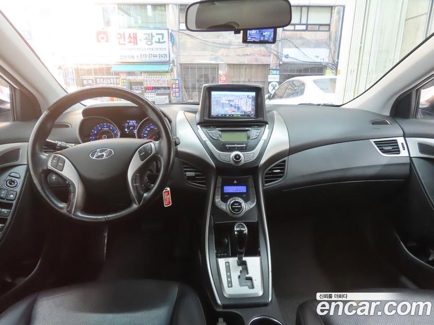 Hyundai AVANTE 2013
