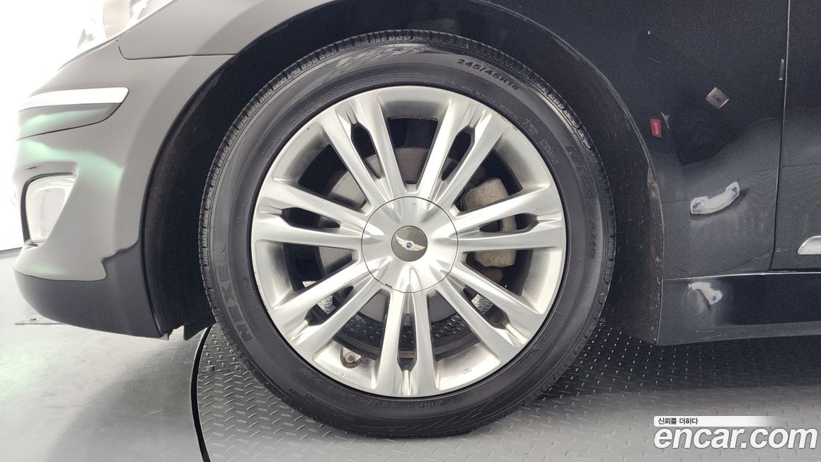 Hyundai Genesis 2012