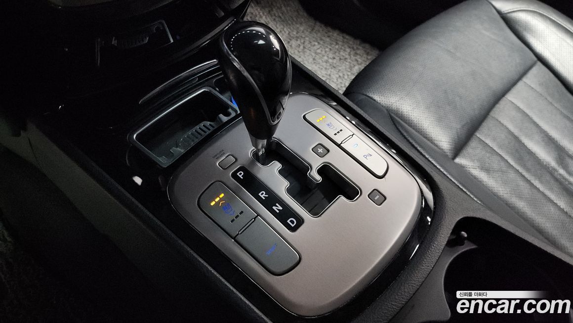 Hyundai Genesis 2012