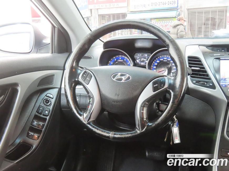 Hyundai AVANTE 2015