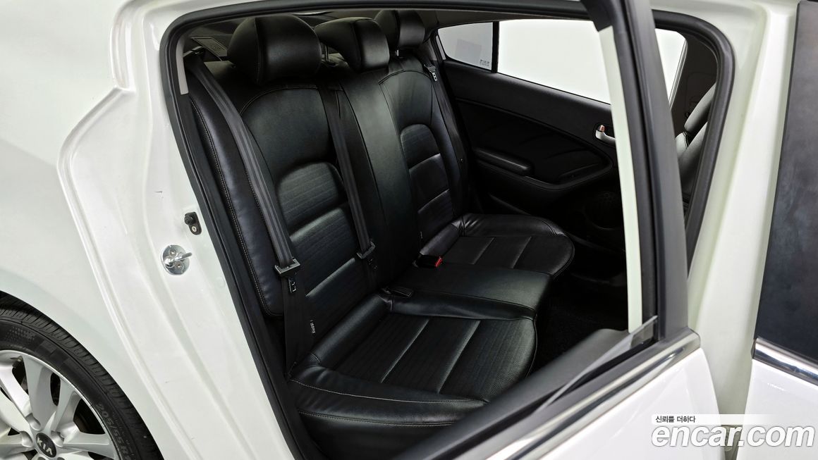 Kia K3 2016