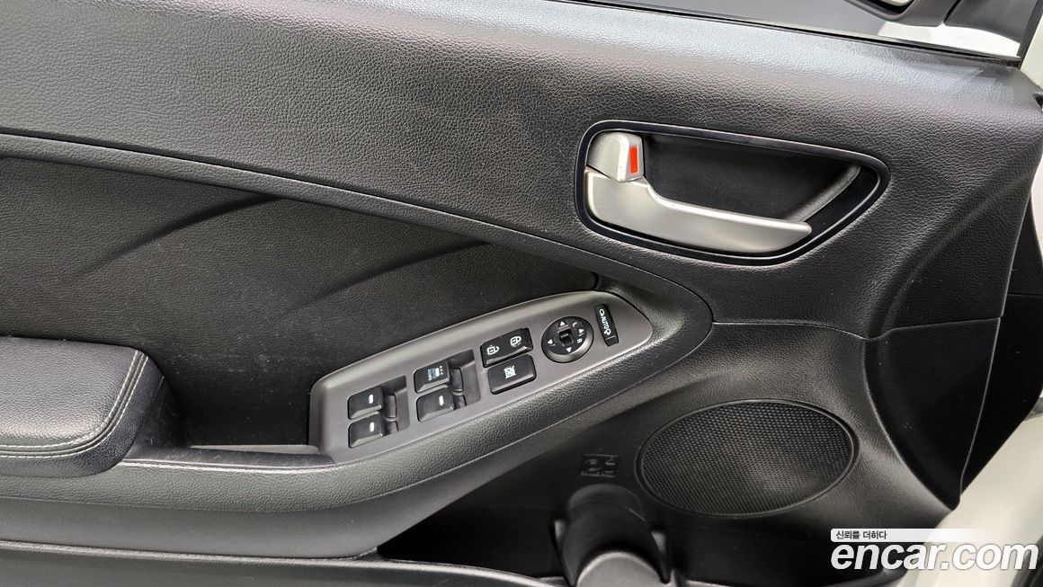 Kia K3 2016