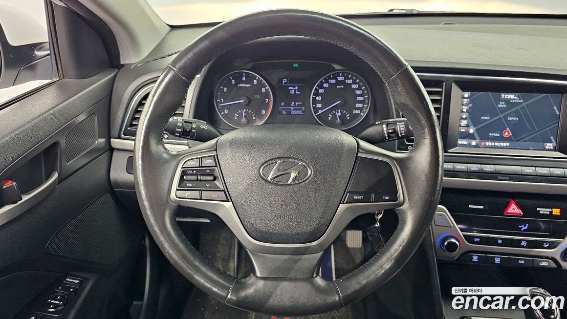 Hyundai AVANTE 2016