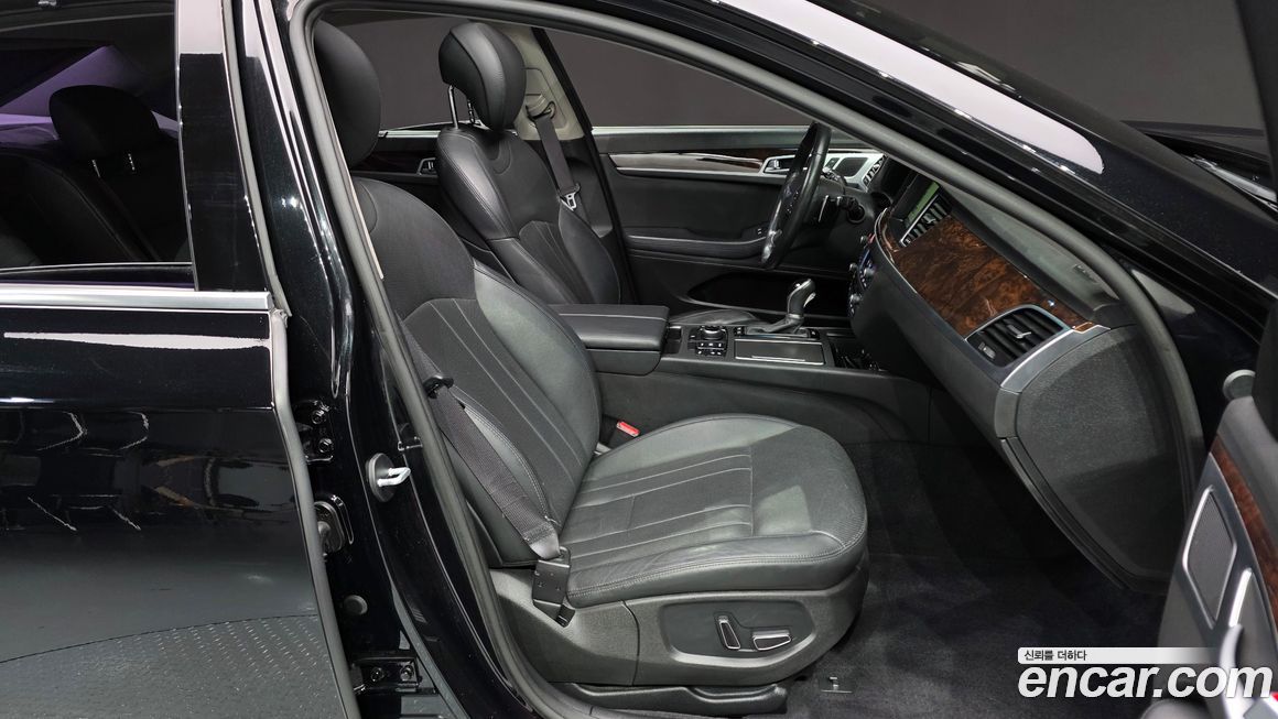 Hyundai Genesis 2015