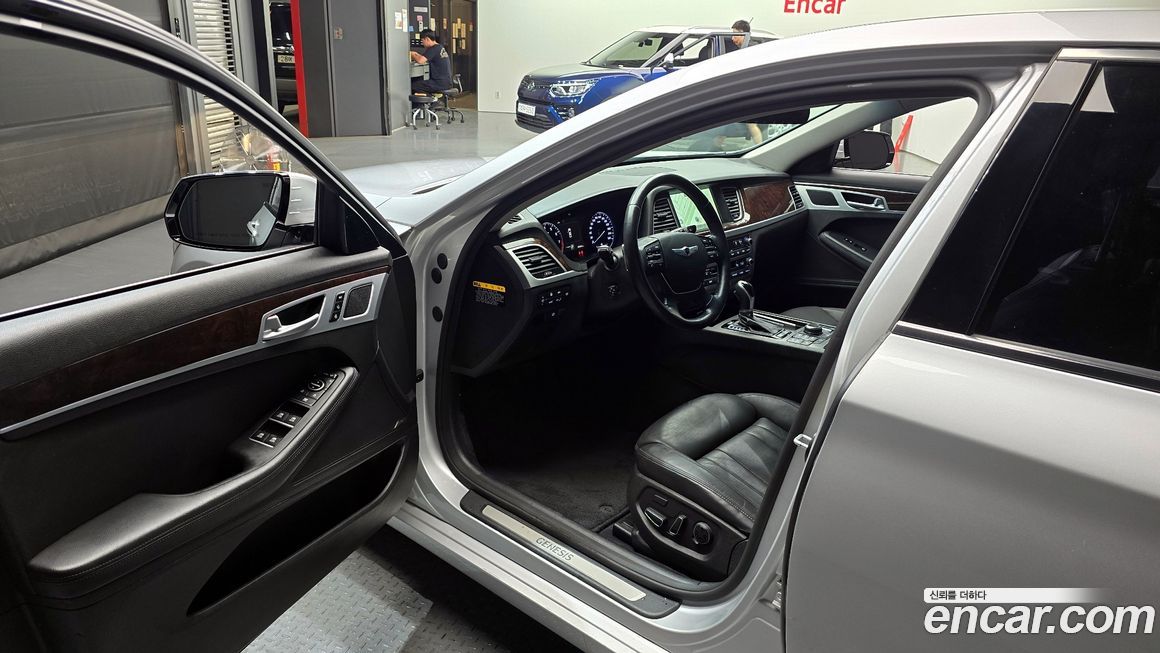 Hyundai Genesis 2015