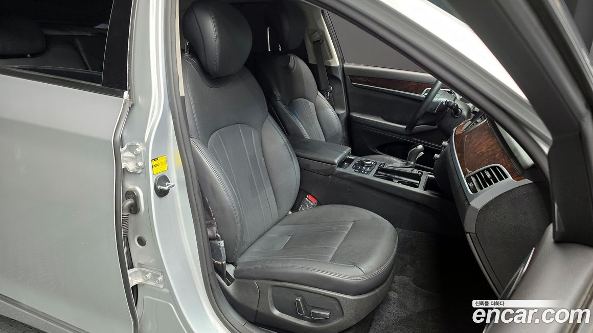 Hyundai Genesis 2015