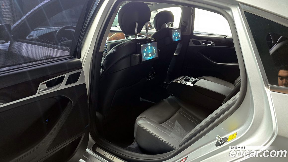 Hyundai Genesis 2015