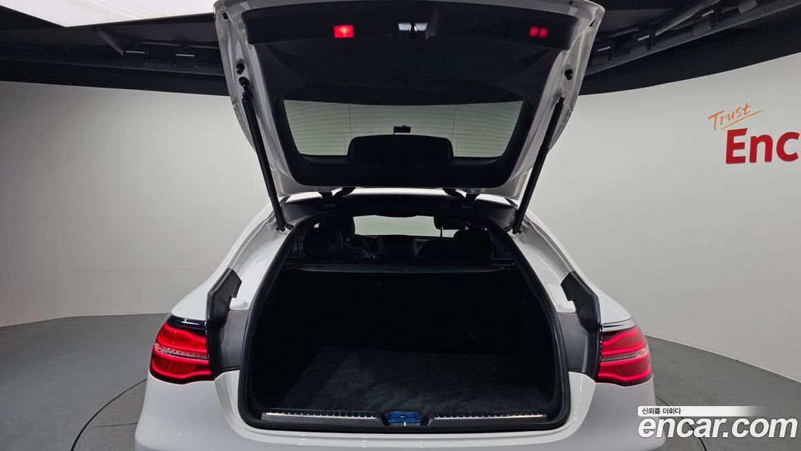 Mercedes-Benz GLC-Class 2019