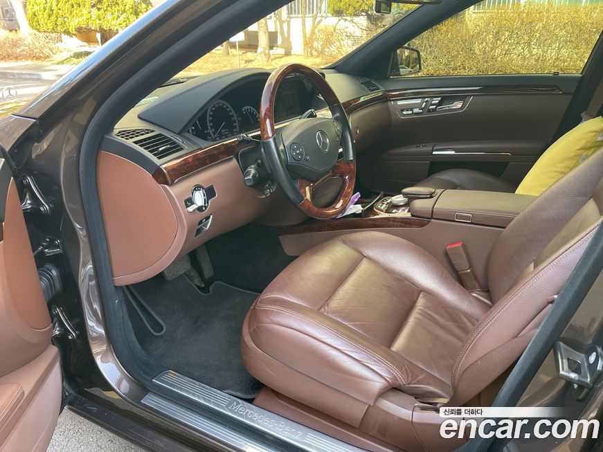 Mercedes-Benz S-Class 2010