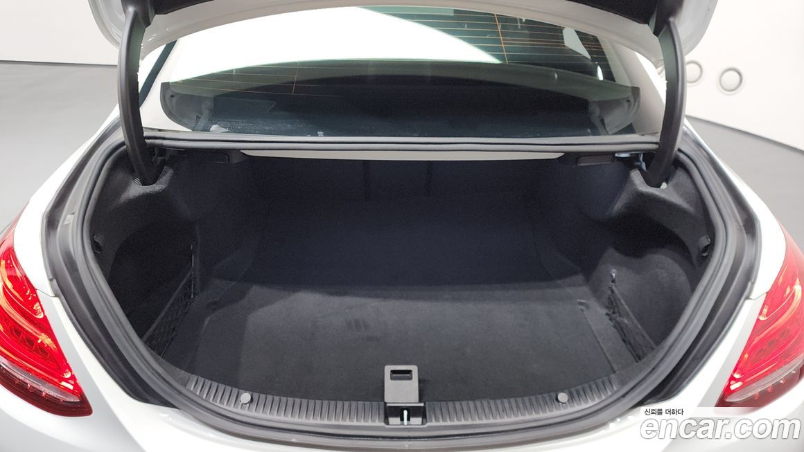 Mercedes-Benz C-Class 2018