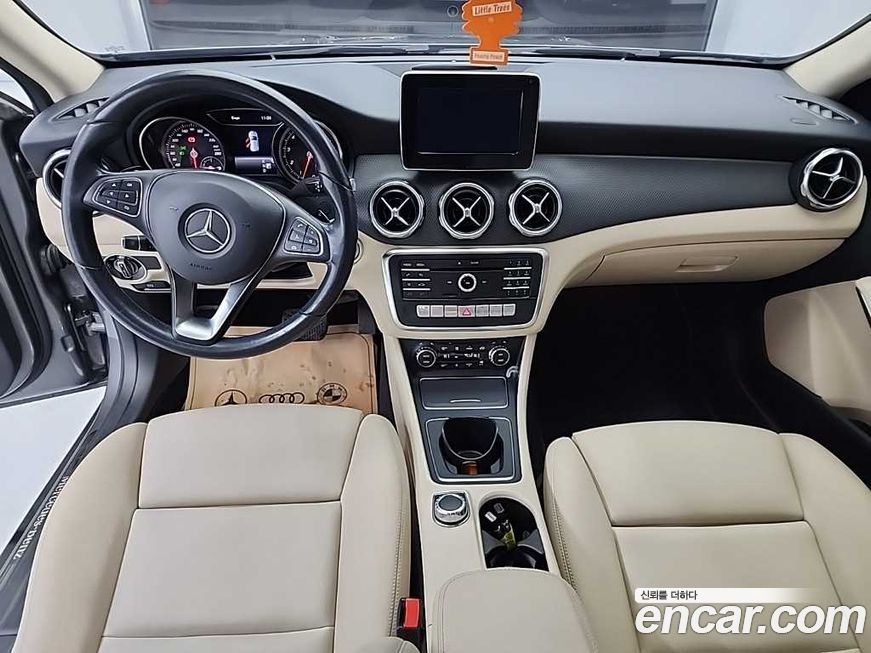 Mercedes-Benz GLA-Class 2019