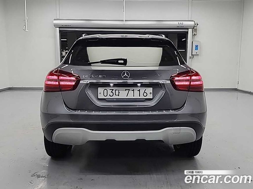 Mercedes-Benz GLA-Class 2019