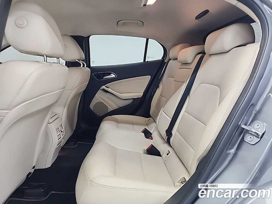 Mercedes-Benz GLA-Class 2019