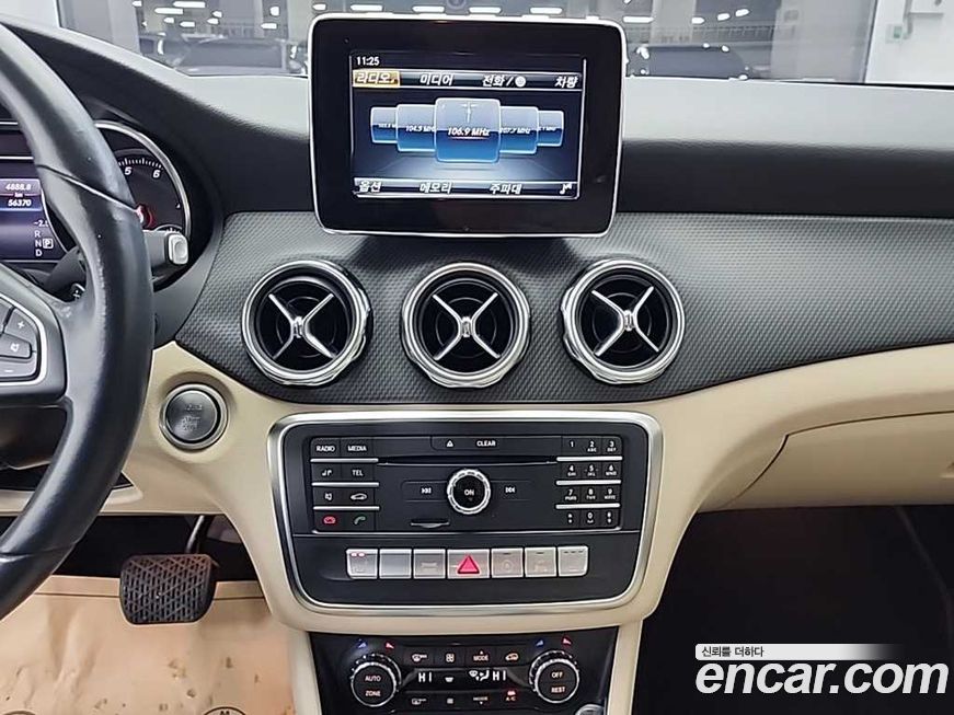 Mercedes-Benz GLA-Class 2019