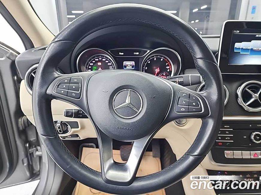 Mercedes-Benz GLA-Class 2019