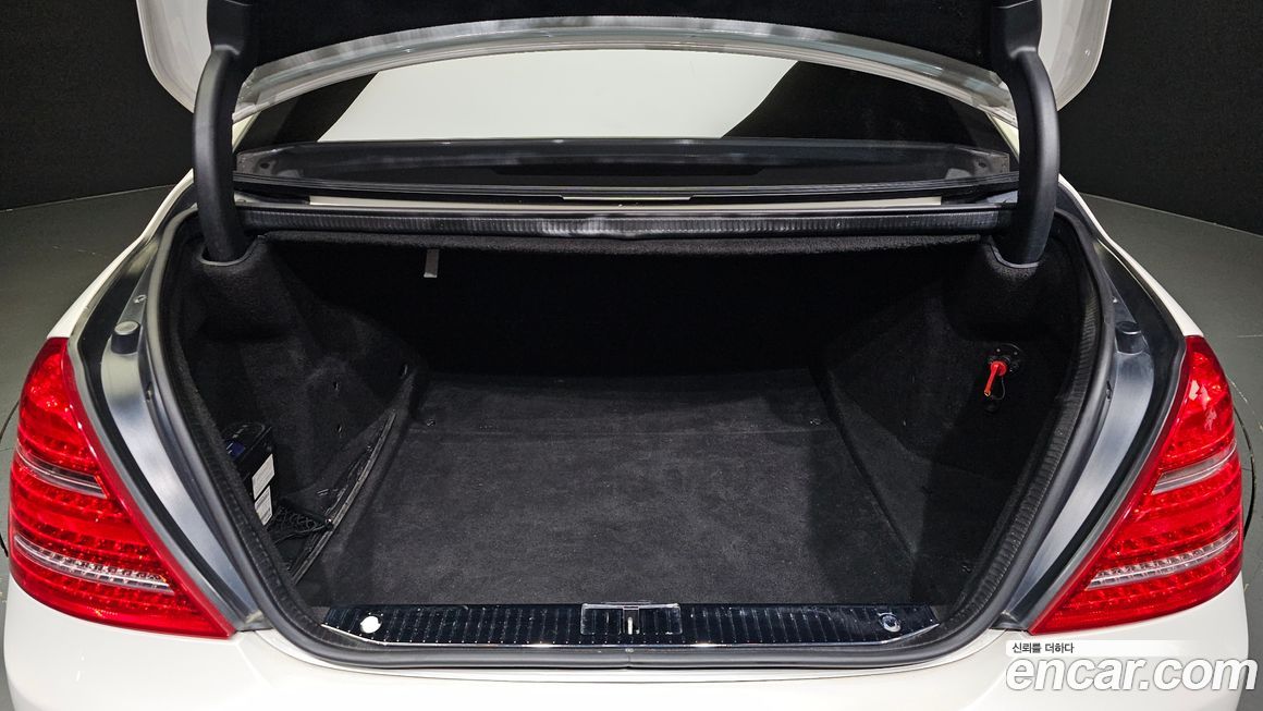 Mercedes-Benz S-Class 2008