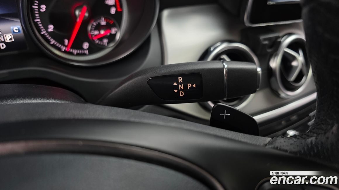 Mercedes-Benz GLA-Class 2019