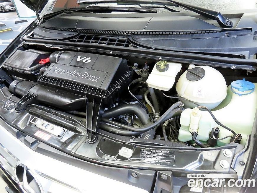 Mercedes-Benz V-Class 2011