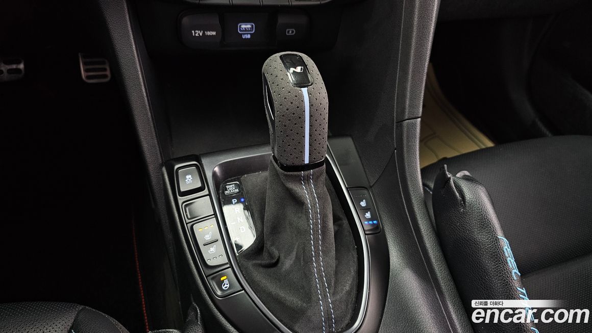 Hyundai Veloster 2021