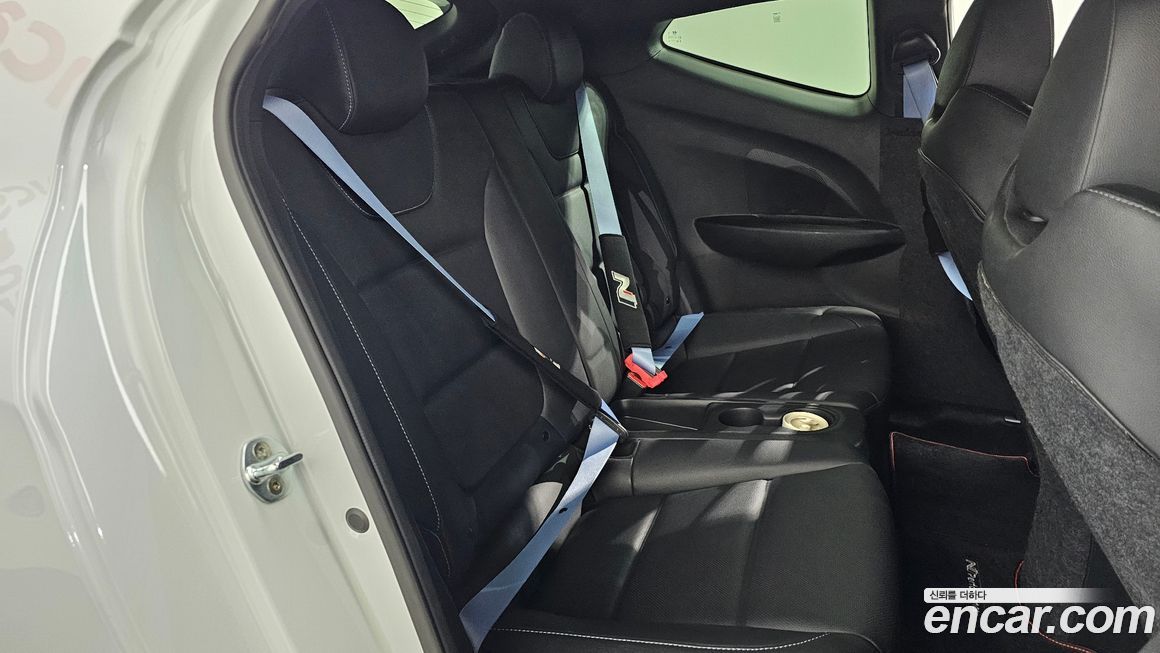 Hyundai Veloster 2021