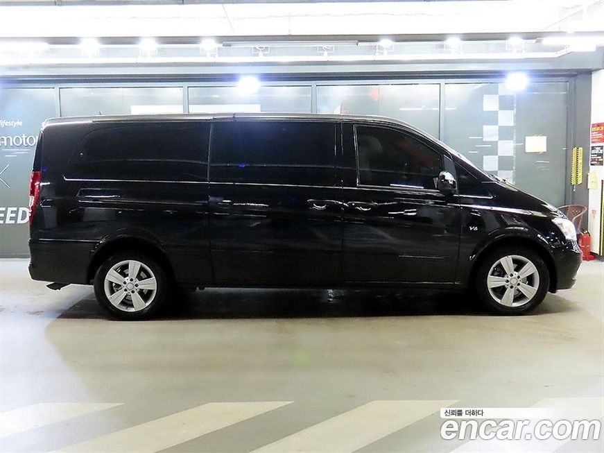 Mercedes-Benz V-Class 2011