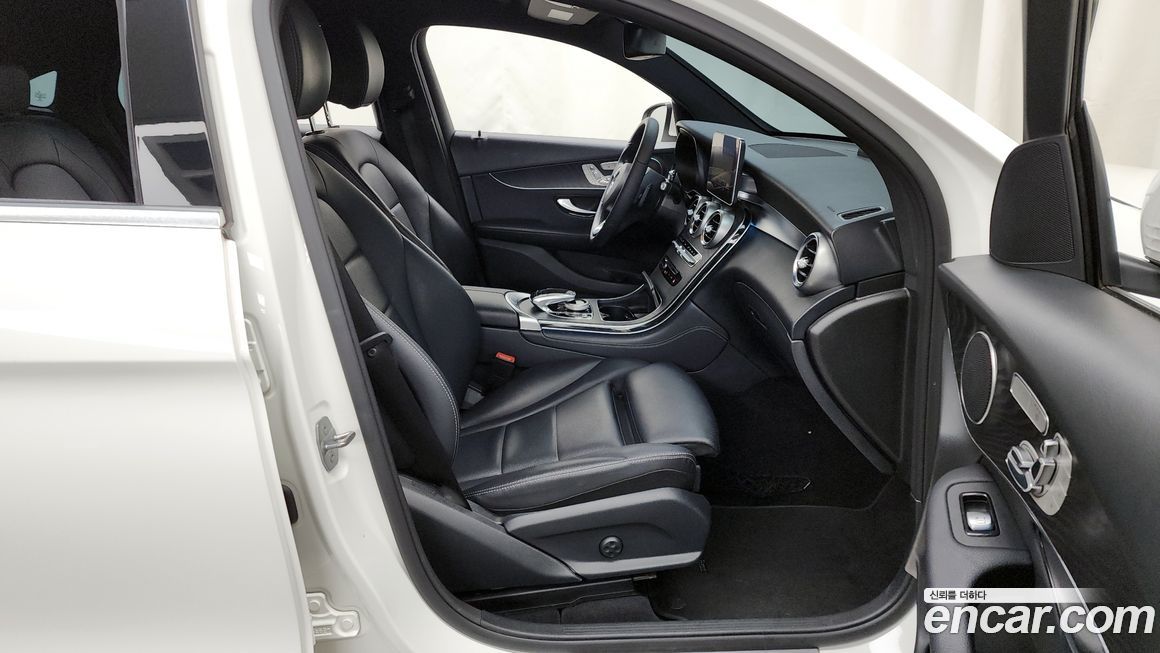 Mercedes-Benz GLC-Class 2019