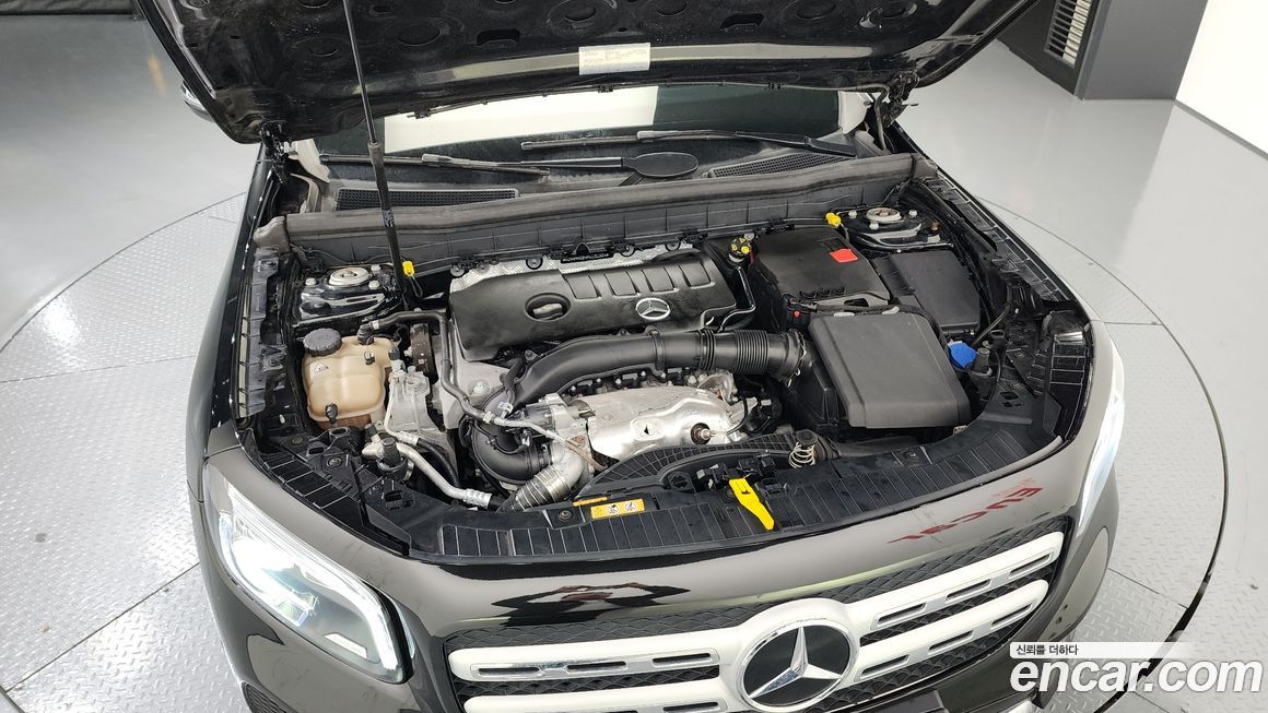 Mercedes-Benz GLB-Class 2021