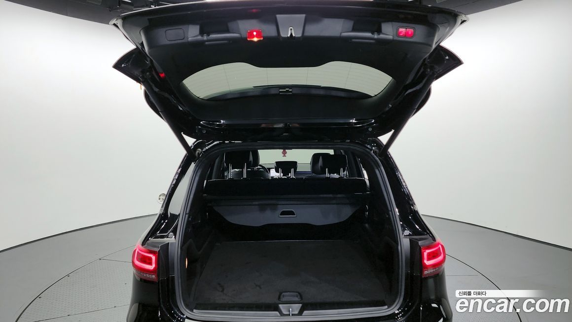 Mercedes-Benz GLB-Class 2021