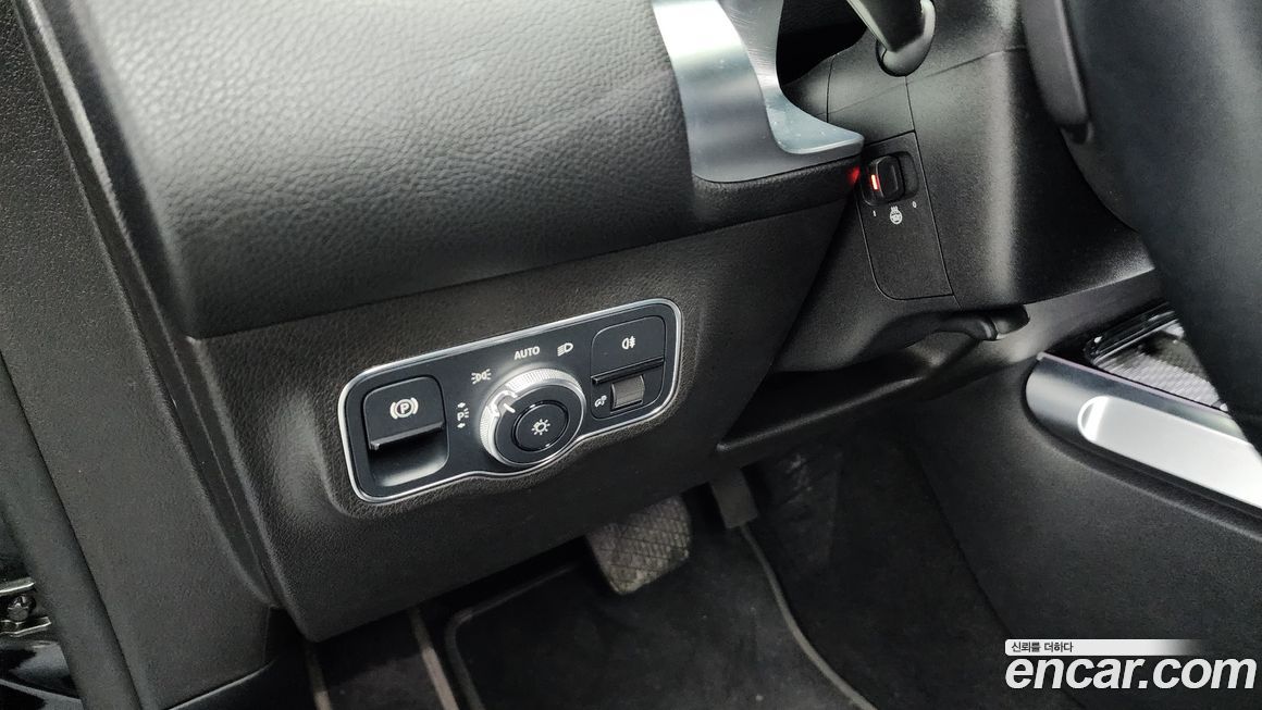 Mercedes-Benz GLB-Class 2021