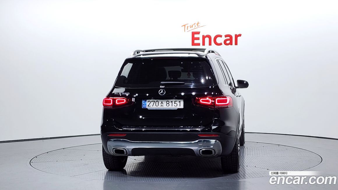 Mercedes-Benz GLB-Class 2021