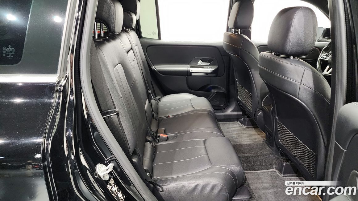 Mercedes-Benz GLB-Class 2021