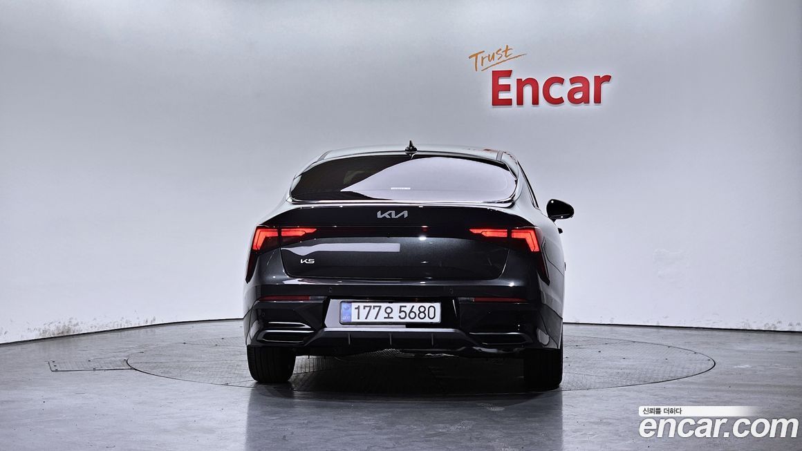 Kia K5 2025