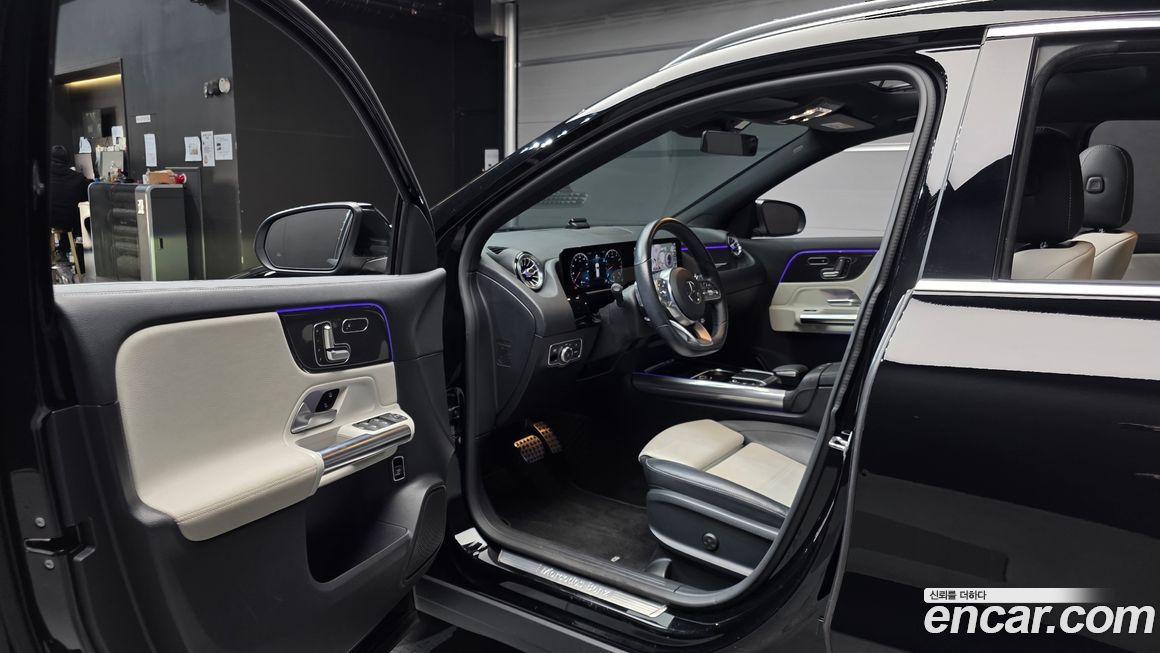 Mercedes-Benz GLA-Class 2021