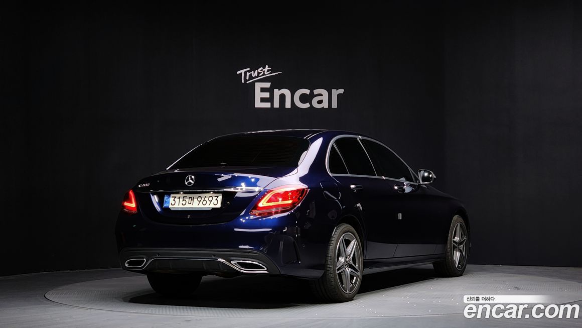 Mercedes-Benz C-Class 2021