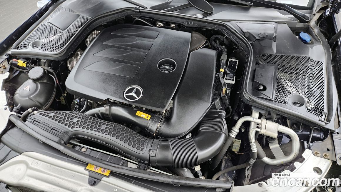 Mercedes-Benz C-Class 2021