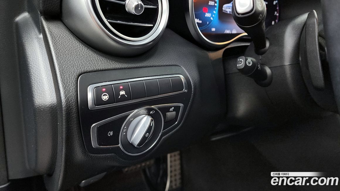 Mercedes-Benz C-Class 2021