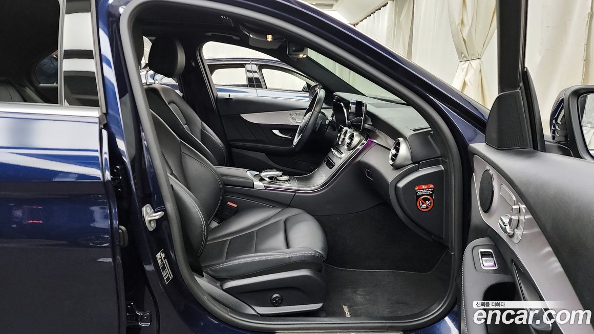 Mercedes-Benz C-Class 2021