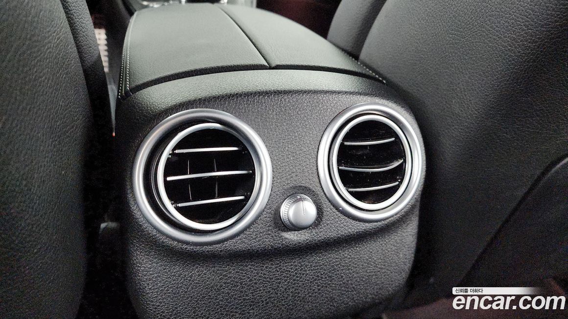 Mercedes-Benz C-Class 2021