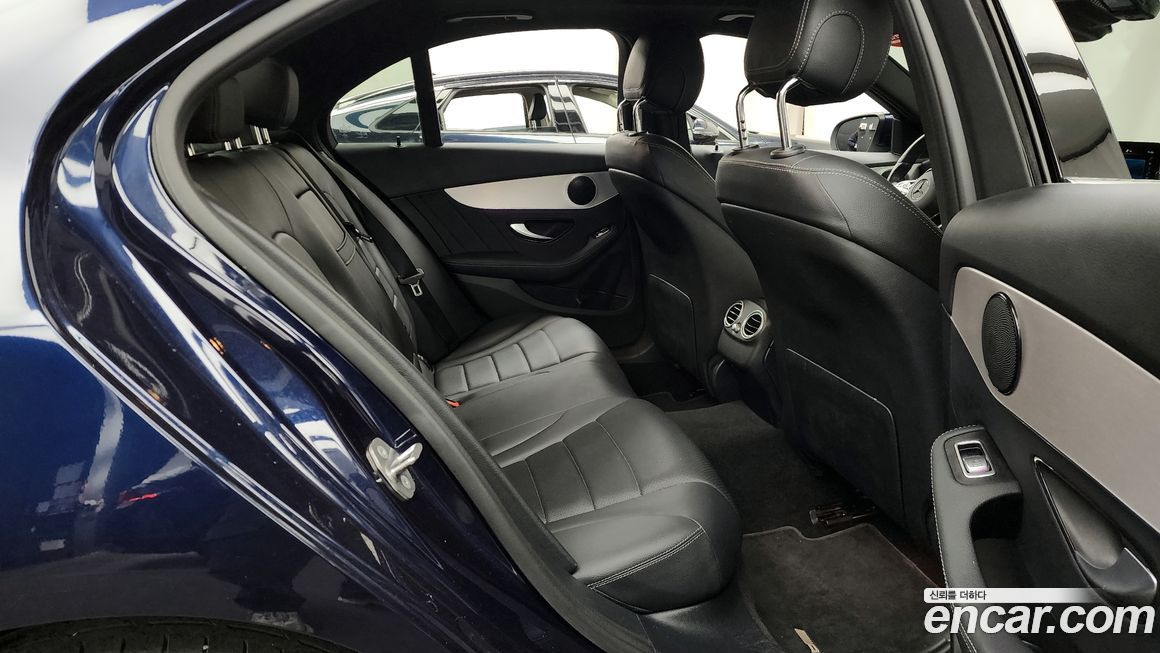 Mercedes-Benz C-Class 2021