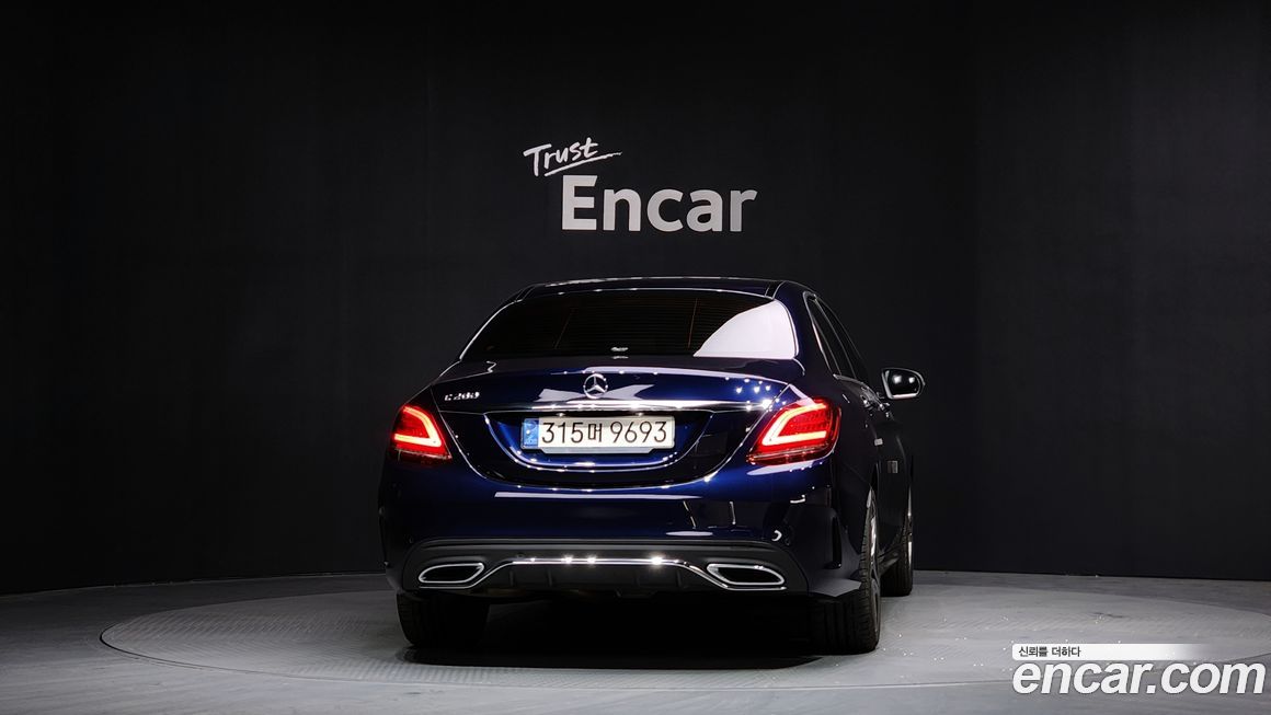 Mercedes-Benz C-Class 2021